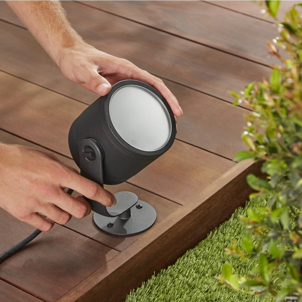 Philips Hue Ambiance White & Color Lily XL Outdoor Spot Erweiterung LED Schwarz, 1-flammig, Farbwechsler 7 Philips Hue Ambiance White & Color Lily XL Outdoor Spot Erweiterung LED Schwarz, 1-flammig, Farbwechsler – Bild 7